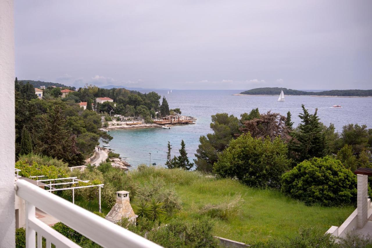 Feelhvar Along Bluelagoon Beach Hvar Town Exterior photo
