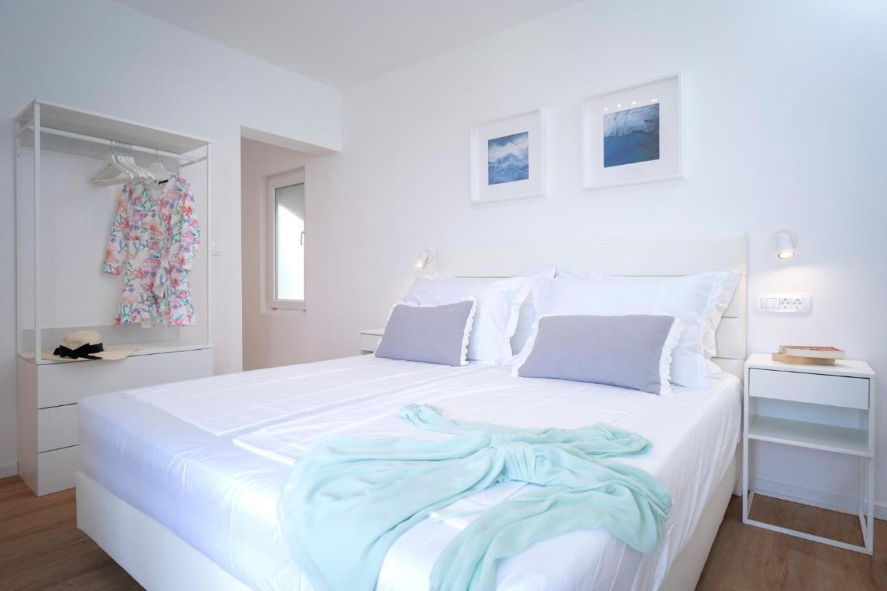 Feelhvar Along Bluelagoon Beach Hvar Town Exterior photo