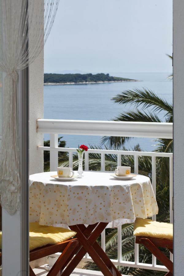 Feelhvar Along Bluelagoon Beach Hvar Town Exterior photo